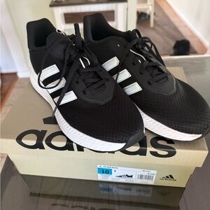 New Adidas Women’s Black and White Athletic Shoe Size 10 Wide